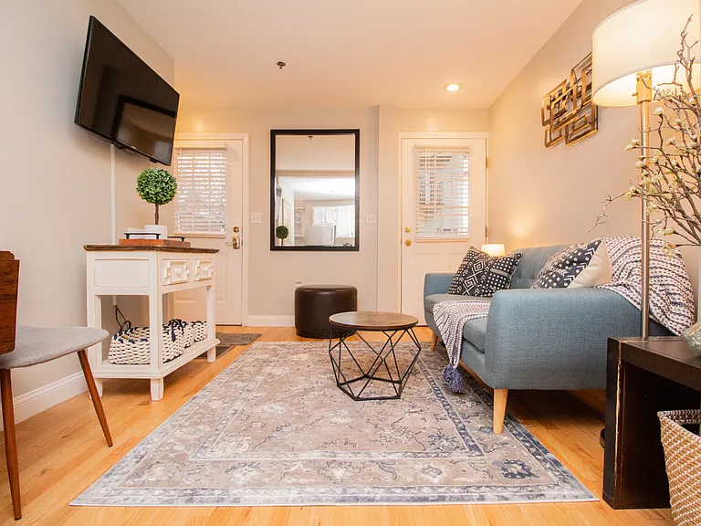 23 Jay St #B — Photo 10