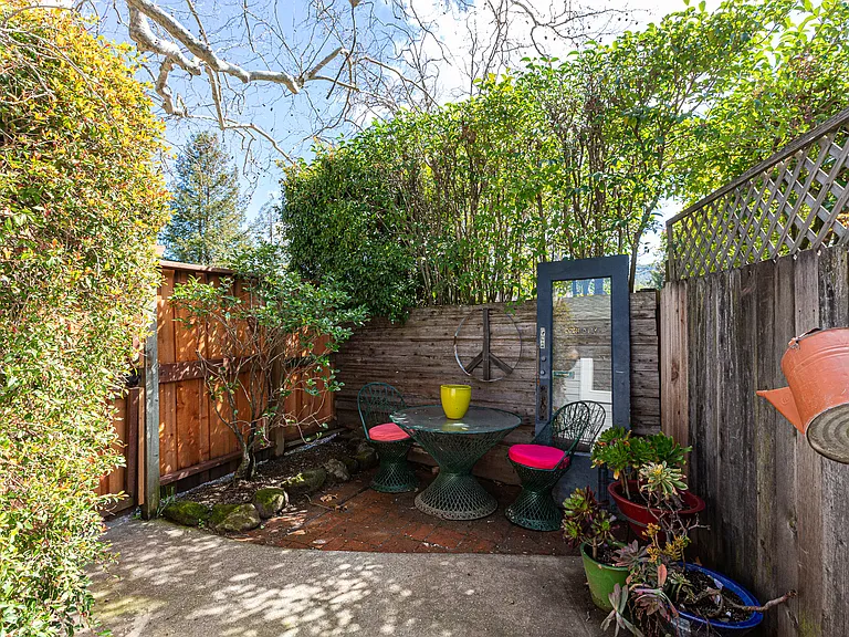 129 Broadway Blvd — Photo 22