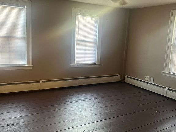 5th image of 376 Salmon Brook St #5