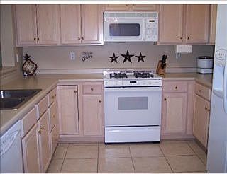 2nd image of 4815 Finch St