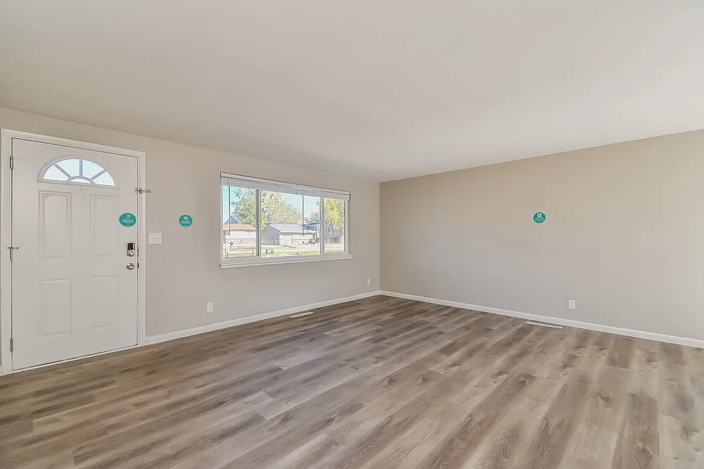3 bed, 2.5 bath, 1017 sqft, $2,025 — Photo 3