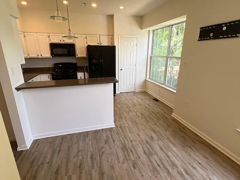 107 Rock Creek Ct — Photo 25