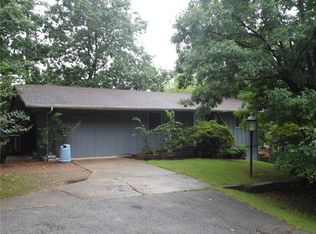 30 Hayes Ave, Eureka Springs, AR 72632