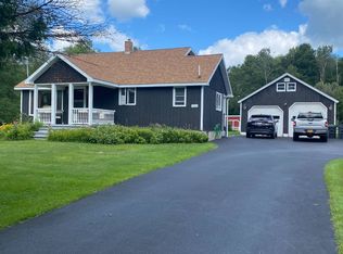 1063 W Galway Rd, Hagaman, NY 12086