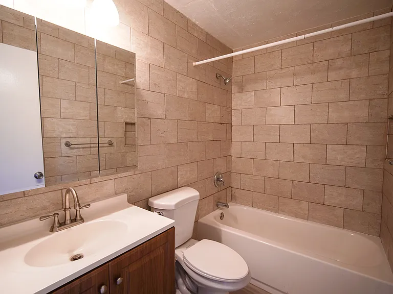 1521 Clark St #1521 — Photo 10