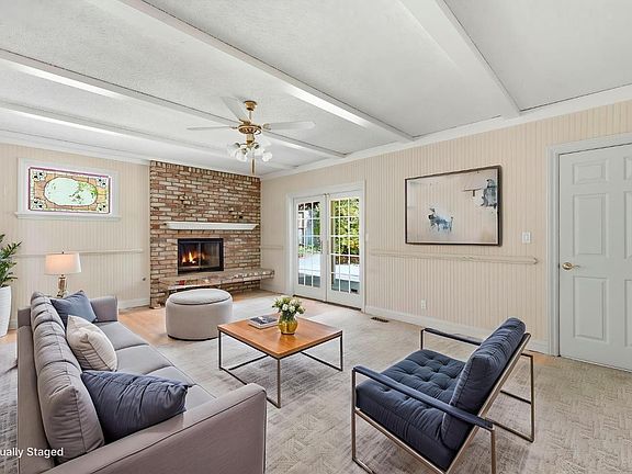 5th image of 5092 Dieter Court