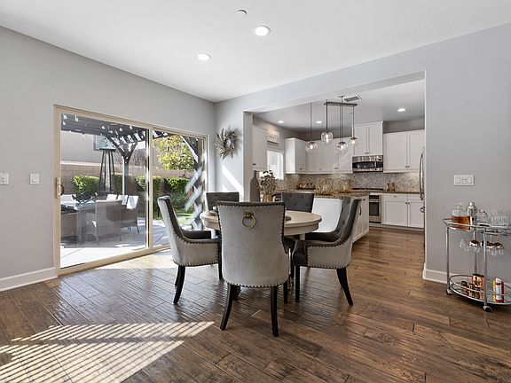 5th image of 7059 Bergamot Ave