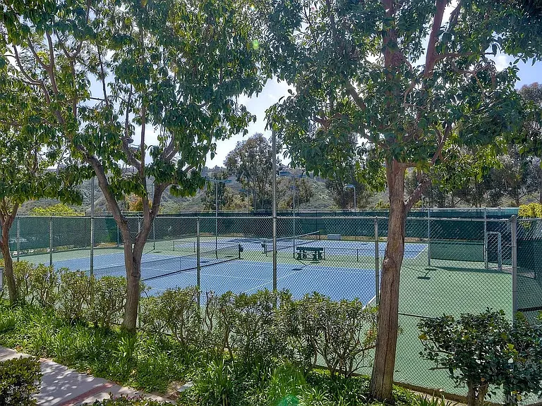 2725 Ariane Dr — Photo 8