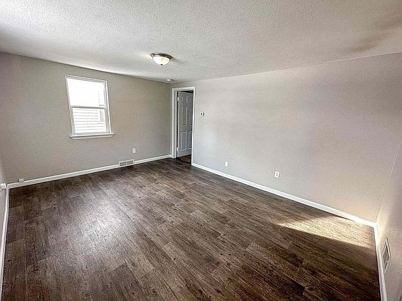 2nd image of 1416 6th St SW