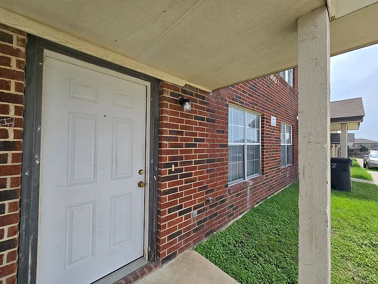 1603 Dugger Cir #B — Photo 2