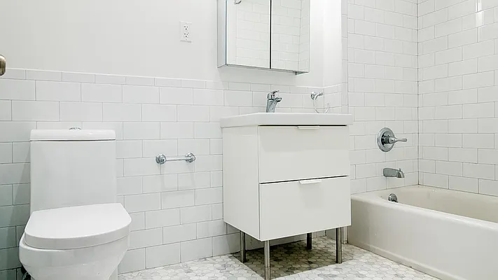 Rented by Nooklyn NYC LLC | media 12