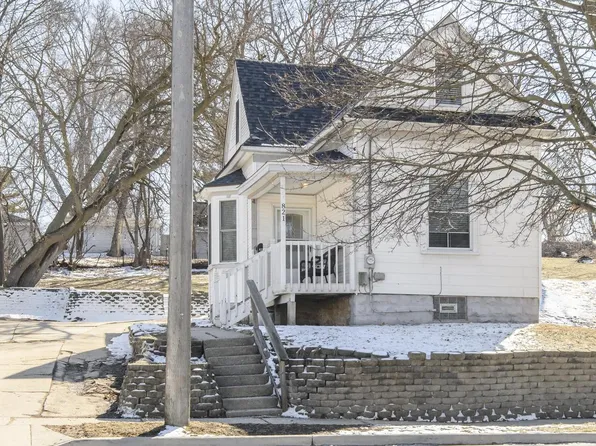 821 East Main STREET, Waukesha, WI 53186