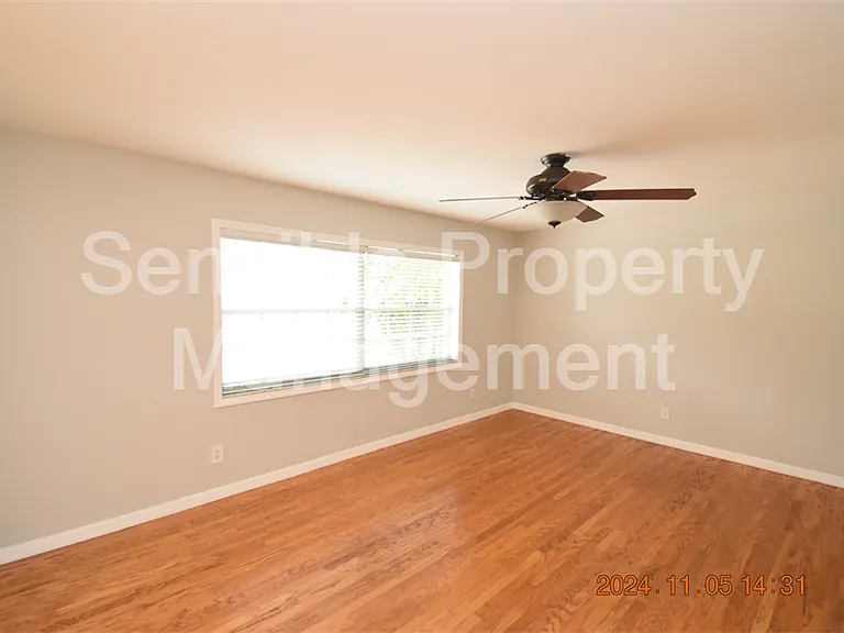 3827 Frostwood Ct — Photo 4