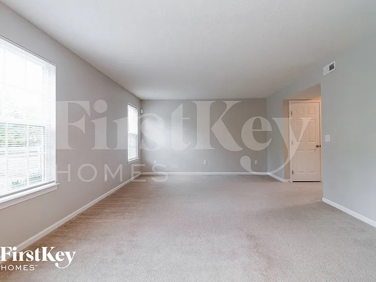 6038 Marsh Cir — Photo 4