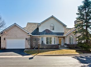 1120 Pine Oaks Cir, Lake Forest, IL 60045