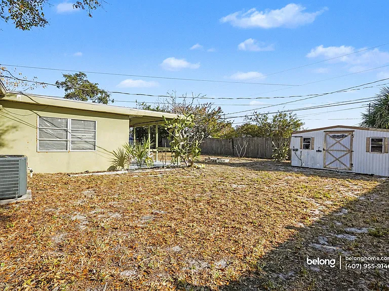 865 Canada St NE — Photo 17
