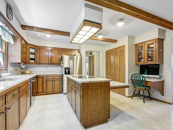 2nd image of 3205 Barbara Ln