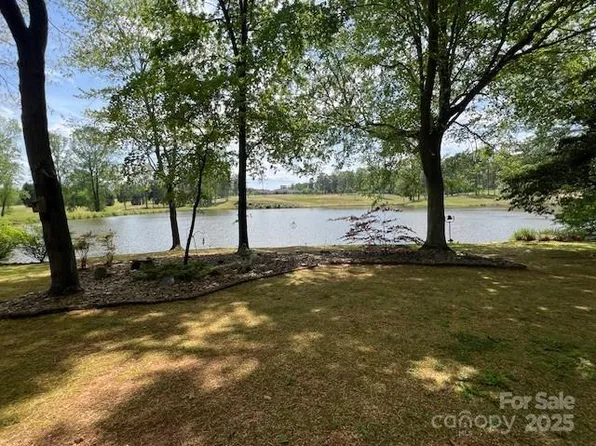 616 Indian Wells Cir, Lexington, NC 27295