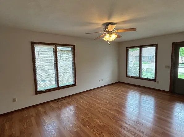 4233 S Broadway Ave, Springfield, MO 65810