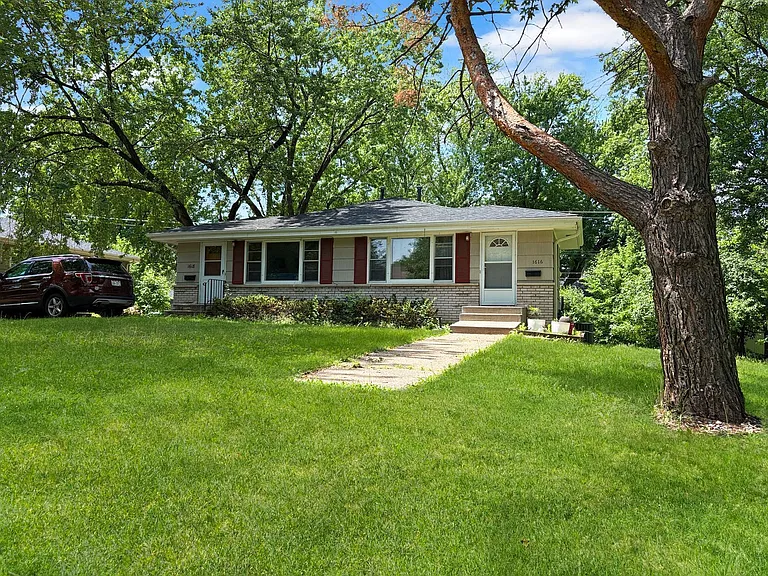 1618 Natchez Ave S #1618 — Photo 4