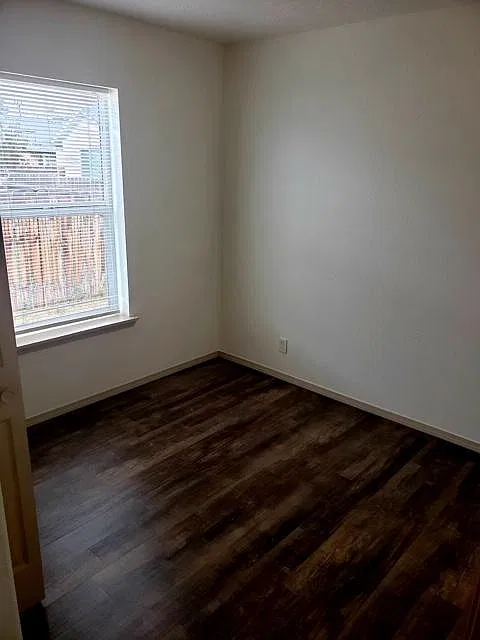 3 bed, 1050 sqft, $1,400 — Photo 2