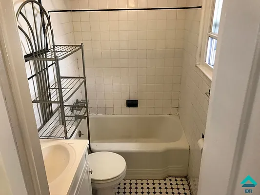 Rented by EXR | media 32