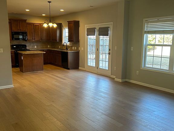 4th image of 233 Meadow Blossom Way