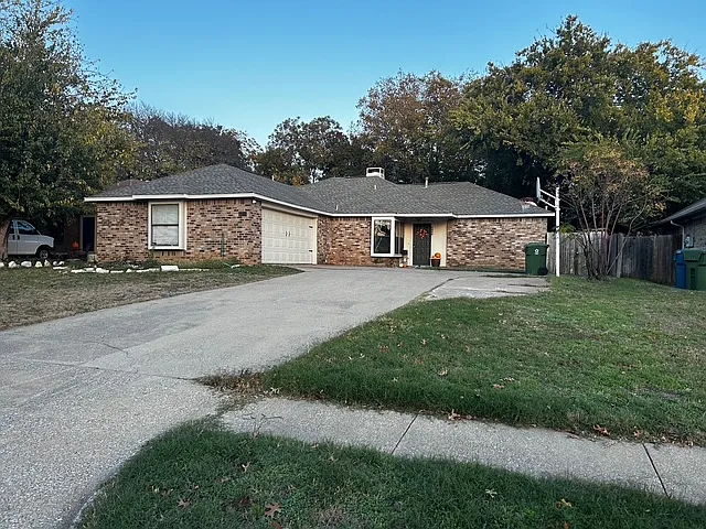 5020 Timberglen Dr — Photo 1