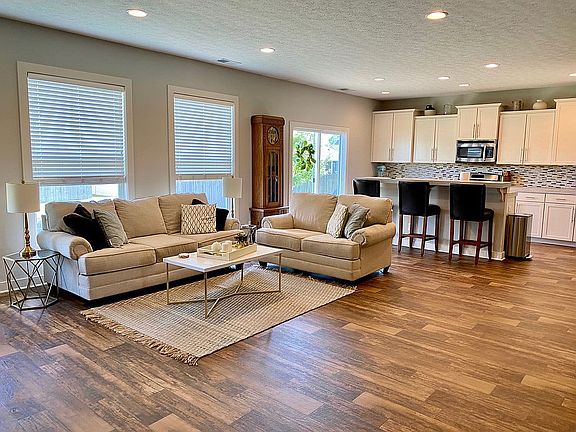 2nd image of 6231 Pavilion Dr