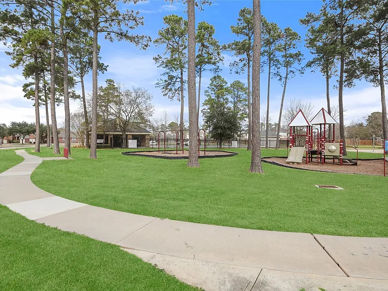 24727 Horsetooth Dr — Photo 26
