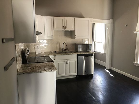 3rd image of 815 24th St #0