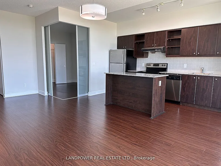35 Brian Peck Cres #Penthouse 20 — Photo 5