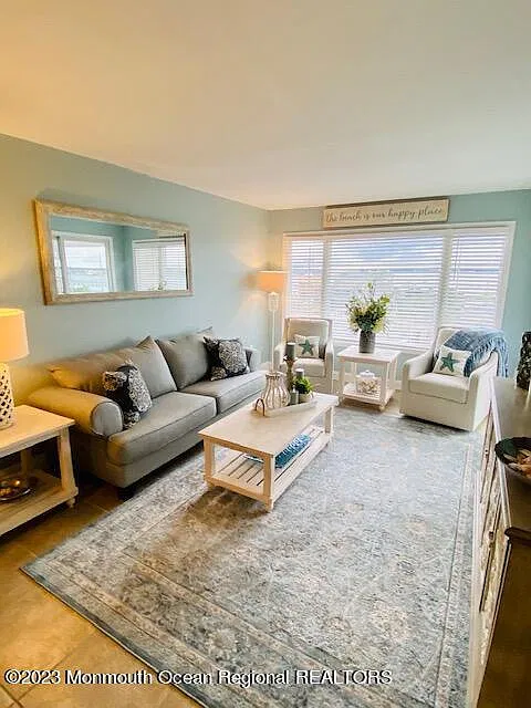 2 bed, 1767 sqft, $2,200 — Photo 4