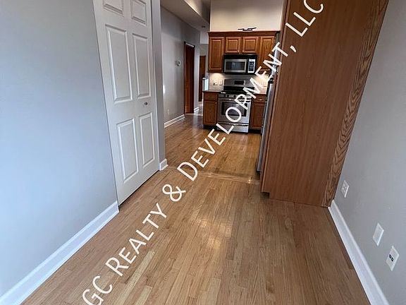 4th image of 3100 N Sacramento Ave Unit 1