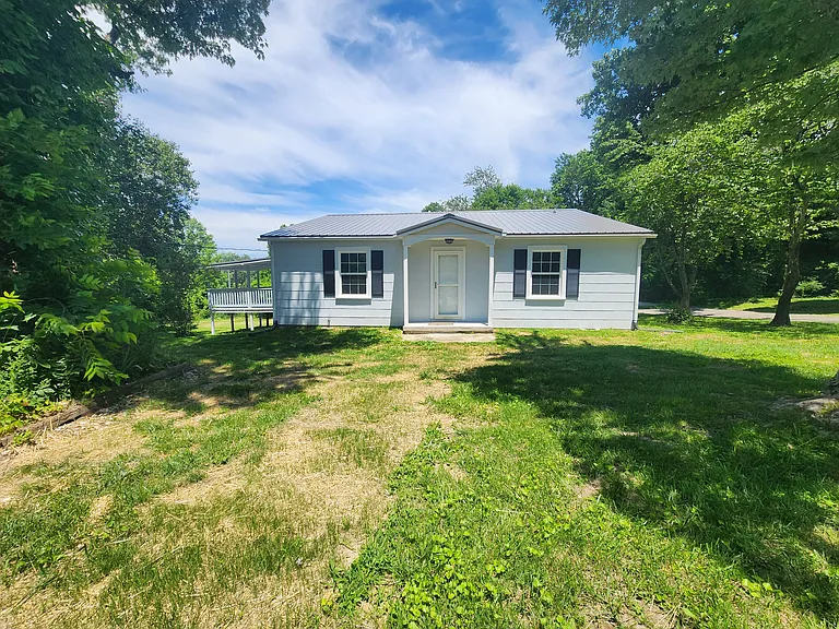 1067 Crescent Dr — Photo 14