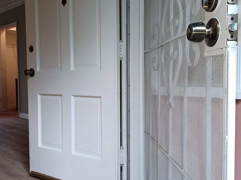 apt #14 doors open...entryway into LR space