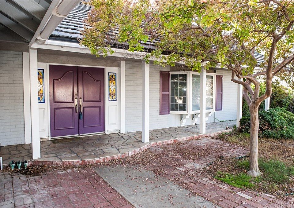 1st image of 307 N Charro Ave