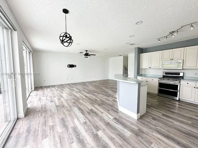 7647 Rockport Cir — Photo 5