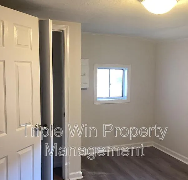 535 S Adams St — Photo 20