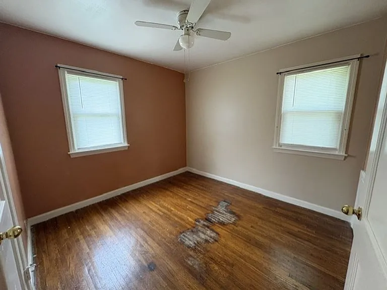 781 Saxon Ave — Photo 7
