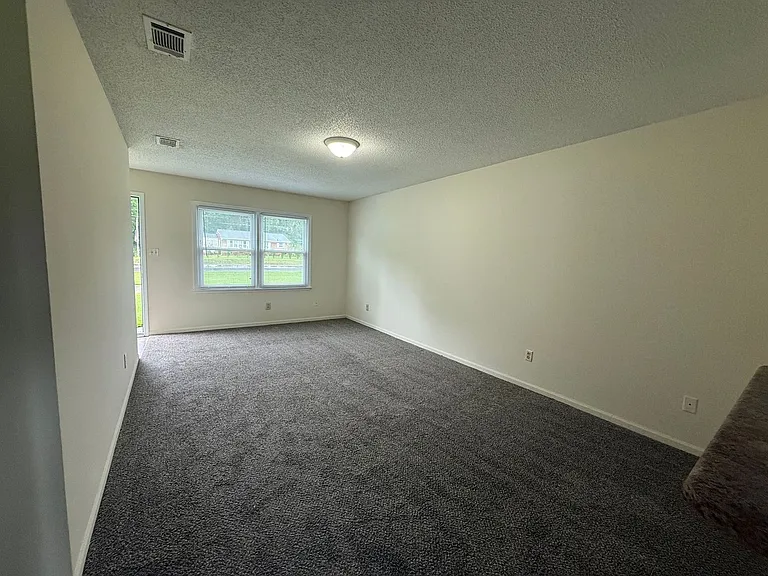1796 Burgaw Hwy — Photo 3