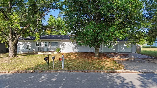 209 Judy St Photo 1