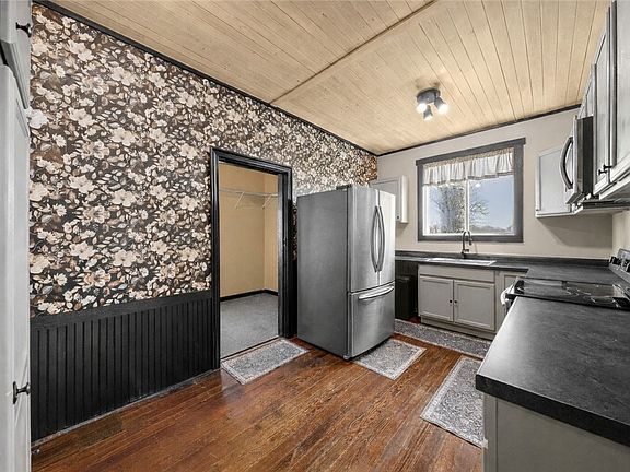 5th image of 580 Green Valley Rd