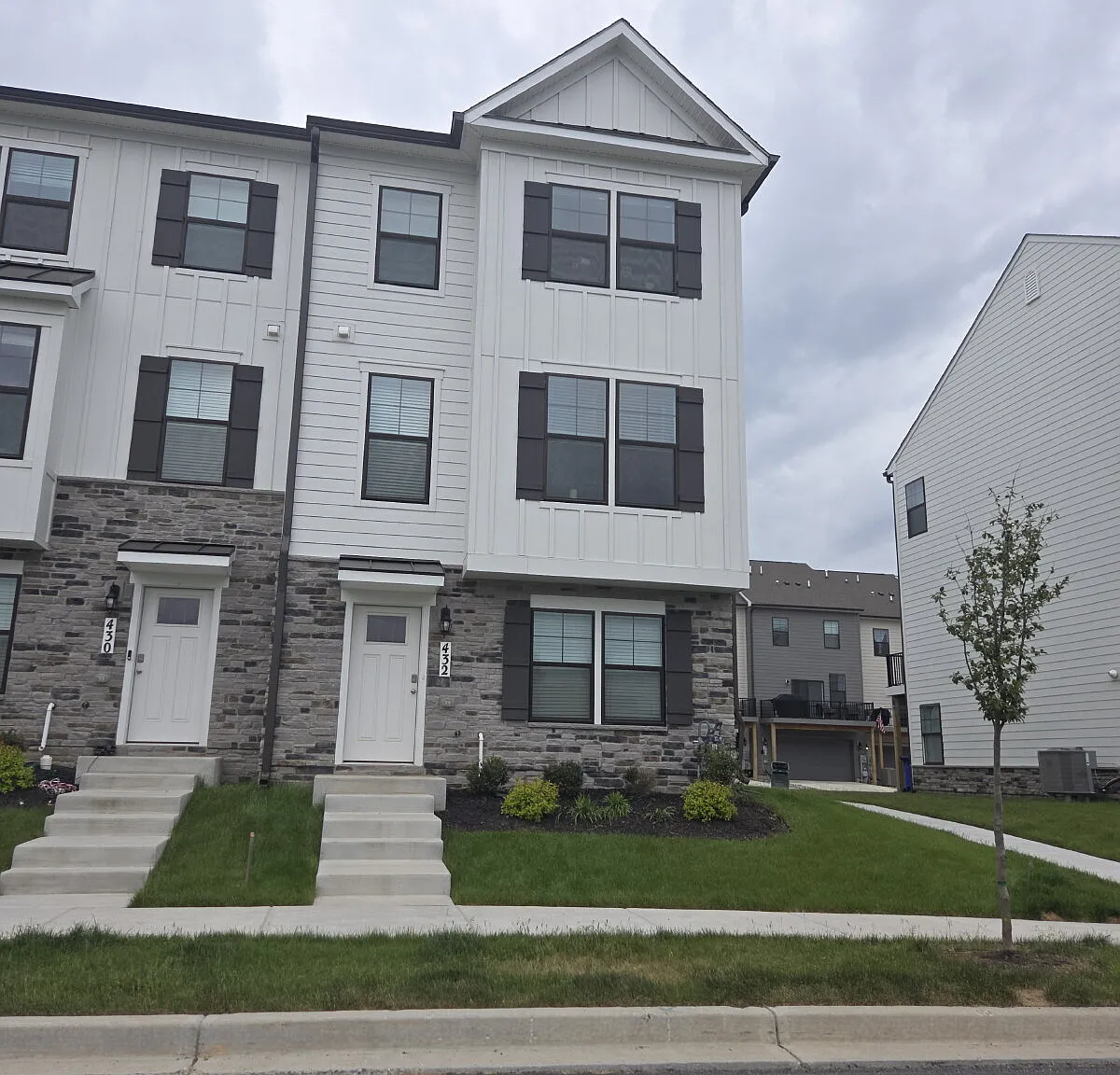 4 bed, 3.5 bath, 2088 sqft, $3,150 — Photo 1