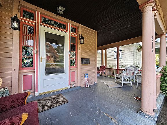4th image of 412 W 1st St