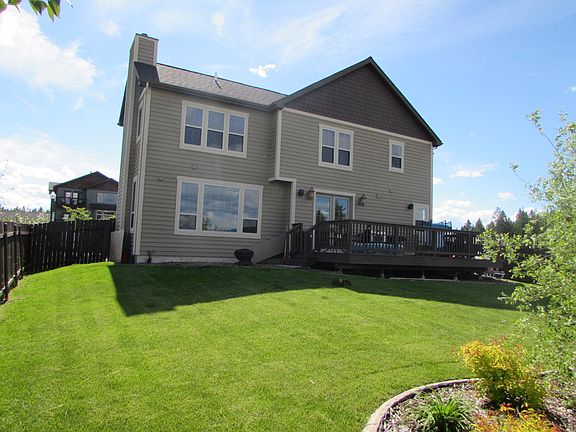 2nd image of 215 Vista Dr