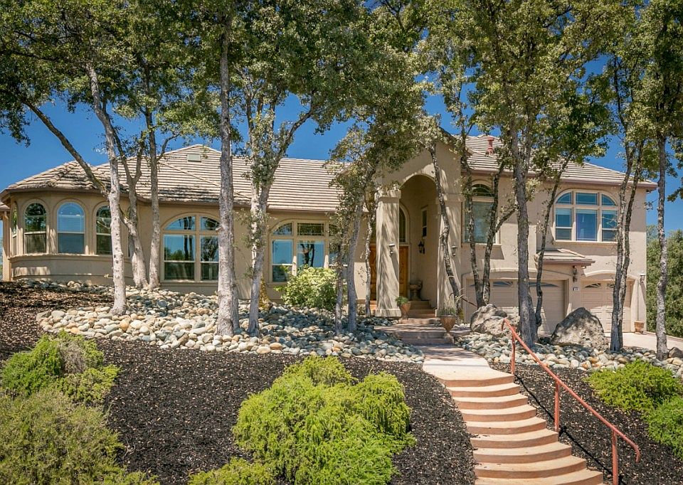 1st image of 626 Lakeridge Dr