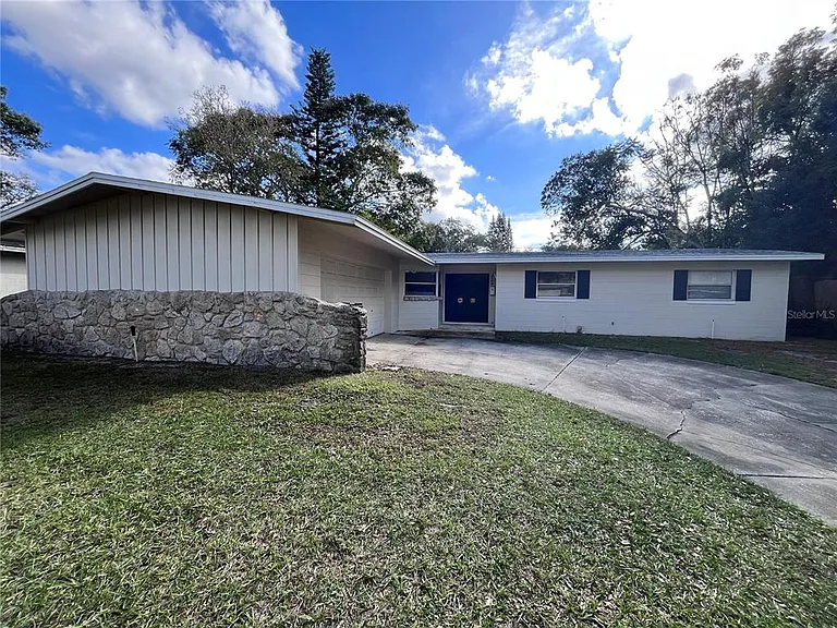 2730 Prince John Rd — Photo 2