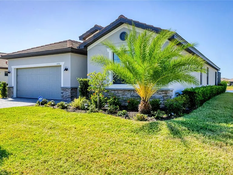 15716 Barefoot Beach Dr — Photo 3
