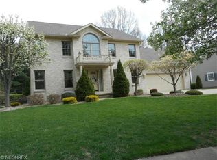 206 Pinedale Dr, Dover, OH